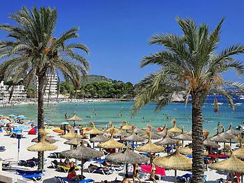 Menschen und Müll: Auf Mallorca sind künftig beide willkommen. Foto: dpa