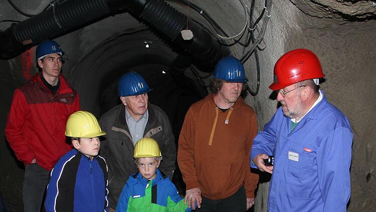 2 Bergwerksführer Werner Großkop ist in seinem Element. Foto: Sonny Adam