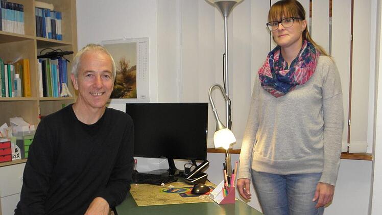 Dr. Eberhard Helm aus Ostheim bildet derzeit Christine Leutbecher aus Mittelstreu aus.Barbara Enders