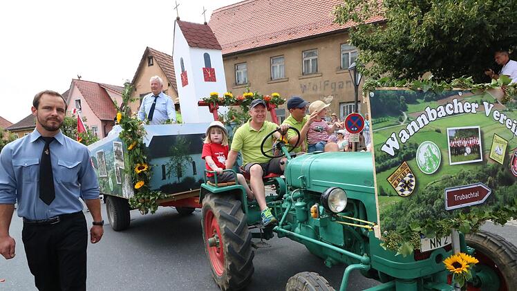 Der Festzug in Pretzfeld Foto: Andreas Hofbauer