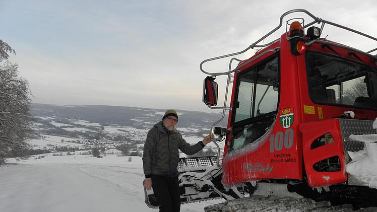Gegen 8 Uhr ist f&uuml;r diesen Morgen Manfred Reders Arbeit auf der Loipe getan. Foto: Barbara Enders