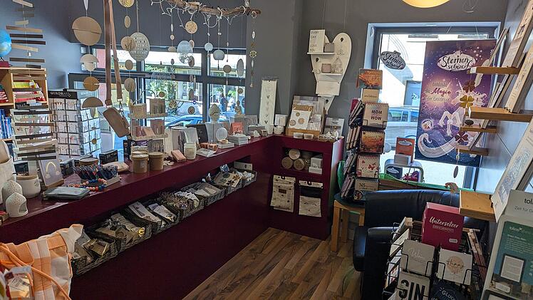 Neben Büchern findest du im Sortiment der Leseinsel Ebern auch viele Geschenk-Artikel.