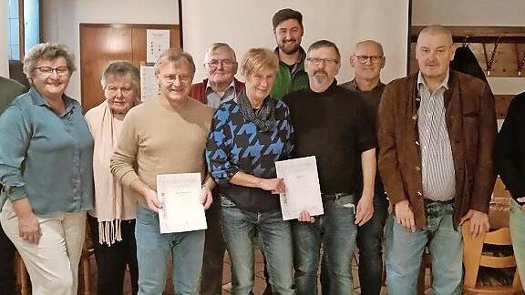 Zahlreiche Mitglieder wurden f&uuml;r ihre langj&auml;hrige Treue geehrt.