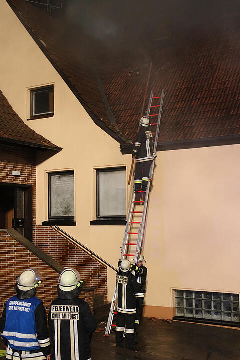 Dachstuhlbrand in Grub am Forst