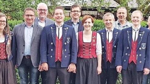 Der neu gewählte Vorstand mit Thomas Kneipp und Horst Sünkel; es fehlen Rainer Ender, Markus Schrepfer und Philipp Betz.