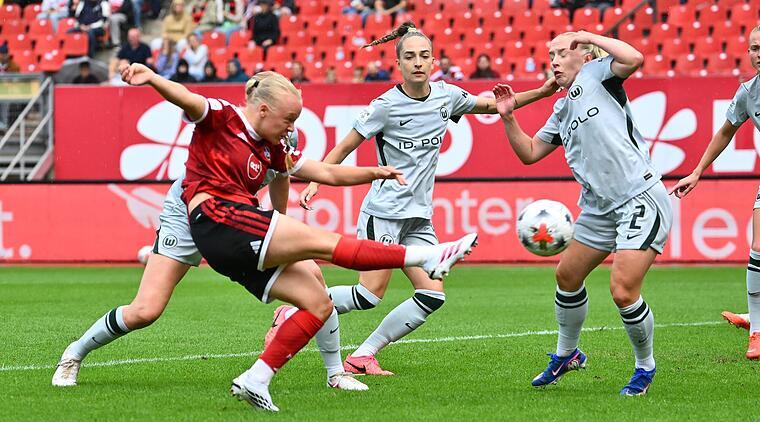 FCN: Ebersdorferin trifft bei ihrem Bundesliga-Deb&uuml;t