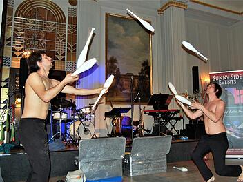 Das Jonglage-Duo SchenkSpass mit den Brüder Christian und Frederik Schenk begeisterte die Gäste. Foto: Sigismund von Dobschütz