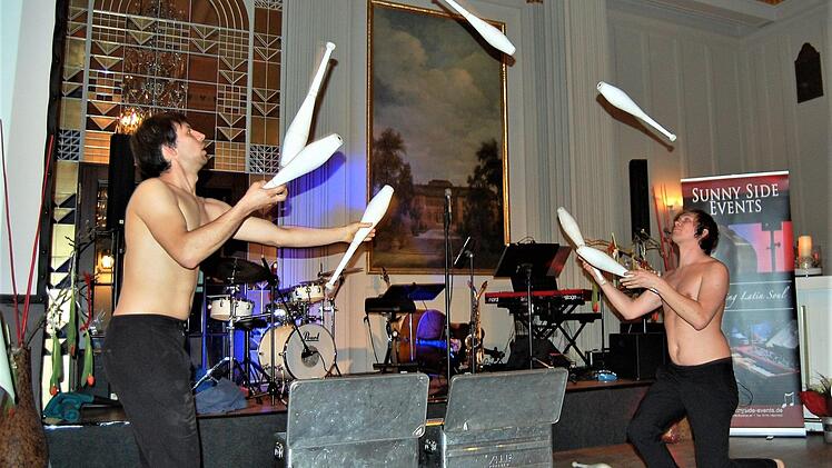 Das Jonglage-Duo SchenkSpass mit den Brüder Christian und Frederik Schenk begeisterte die Gäste. Foto: Sigismund von Dobschütz