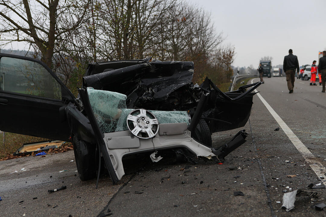 Ansbach: Frontalcrash - zwei Schwerverletzte