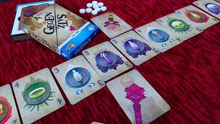 Spiele-Test Gegensatz: Rezension des Micro-Kartenspiels
