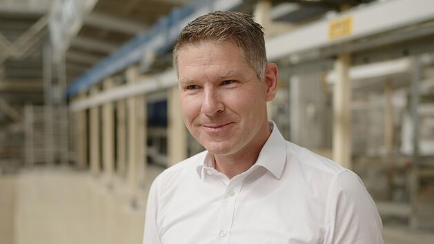 Daniel Jeschonowski vom Porzellan-Produzenten Kahla macht sich Sorgen um die Zukunft seines Traditionsunternehmens.