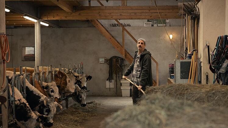 Der Landwirt Johann (Max von Thun) ist der Vater von Iras Tochter Pippa. Weshalb sie sich getrennt haben, erf&auml;hrt man im Pilotfilm von "Der Garmisch-Krimi" noch nicht, aber es scheint, als k&ouml;nnte die Trennung nicht endg&uuml;ltig sein.