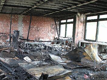 Nur noch Asche: Zwei Proberäume in der Gößmannsreuther Kulturschule sind ausgebrannt. Foto: Jürgen Gärtner