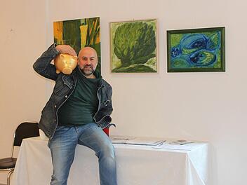 Markus Häggberg ist Vorsitzender der Kunst- und Kulturinitiative. Die eigene Galerie ist für den Verein Glückssache - ohne Unterstützer und Gönner wäre das nicht zu schultern. Fotos: Popp