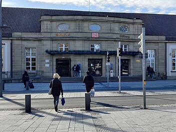 Coburg: Fremder k&uuml;sst Frau auf Mund - Polizei verk&uuml;ndet Fahndungserfolg