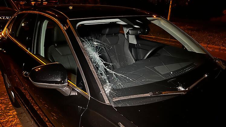 Nürnberg: Radfahrer bei Zusammenstoß lebensbedrohlich verletzt - Auto fährt einfach weiter