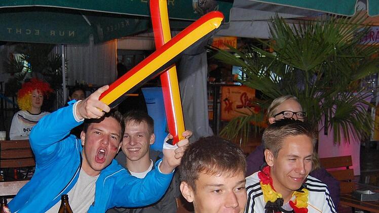 Public Viewing am Stadtstrand in Bad Kissingen Foto: Sigismund von Dobschütz