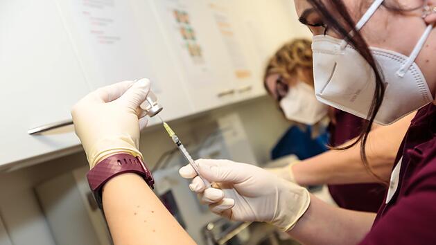 Die Kulmbacher CSU möchte, dass allen Landkreisbürgern schnellstmöglich ein Impfangebot gemacht wird.