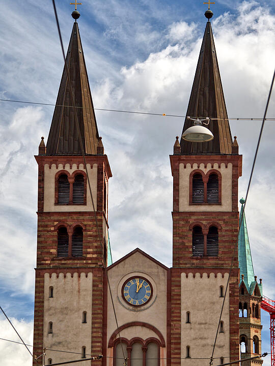 Der Dom ist die Bischofskirche des Bistums Würzburg