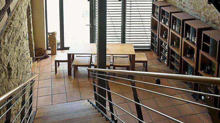 Auffällige Architektur in der Vinothek Iphofen.