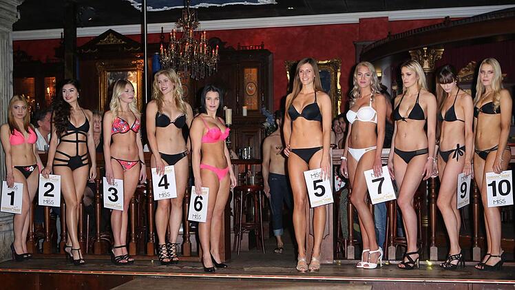Diese zehn Kandidatinnen wetteiferten um den Titel der "Miss Bamberg" 2016. Foto: RiegerPress