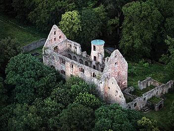 Die Ruine Schönrain aus der Luft (Bild von 2016).  Foto: Jannik Lamprecht