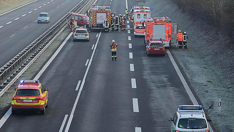 Am Mittwoch ist es auf der A73 wegen eines Geisterfahrers zu einem Unfall gekommen. (Fotos: Frank Spitzenfeil)
