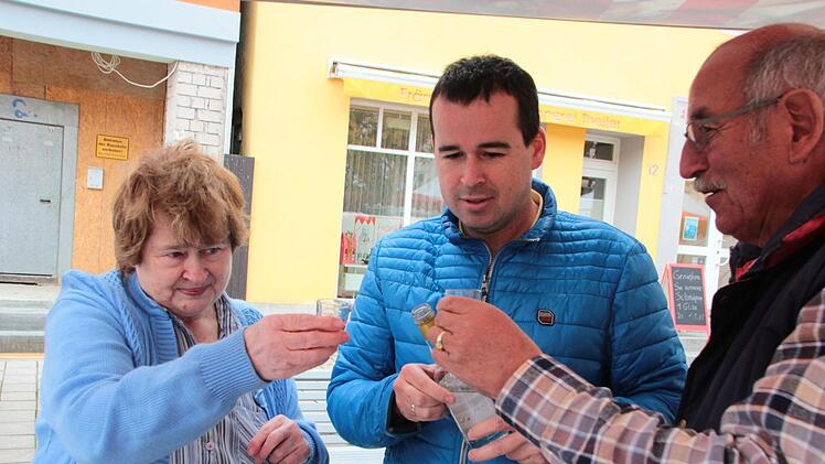 Auch von der Brennerei Theiler gab es leckere Kostproben.