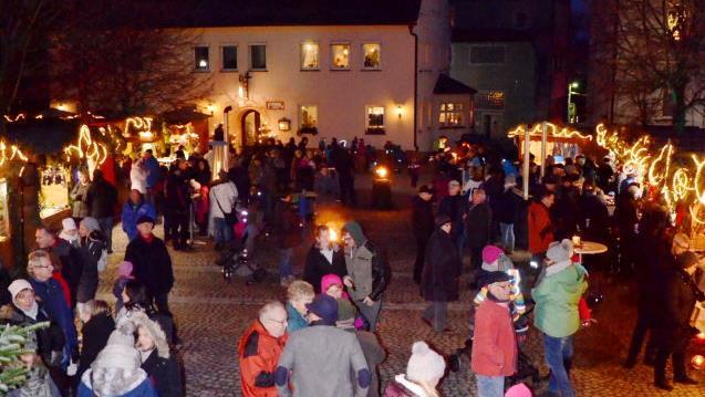 Weihnachtsmarkt in Buttenheim.  Foto: Andrea Sp&ouml;rlein