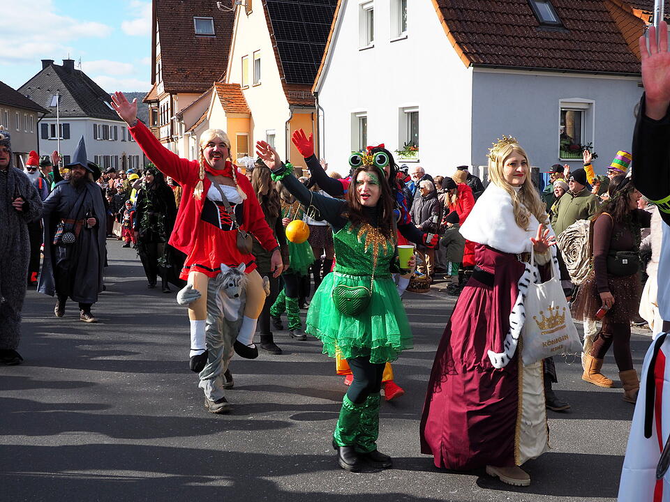 Wildes Faschingstreiben in Steinach an der Saale.