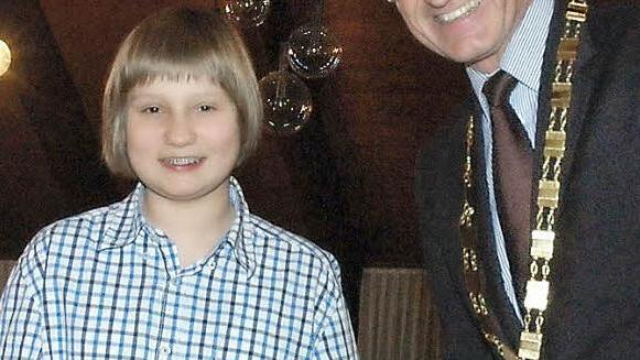Mit Oliver Schramm ist immer zu rechnen. Der Bub aus Dürrenried ist ein Ausnahmeschüler und wurde schon mehrmals von der Marktgemeinde Maroldsweisach geehrt. Jetzt wurde er in ein Förderprogramm für Hochbegabte aufgenommen. Fotos: Schmidt