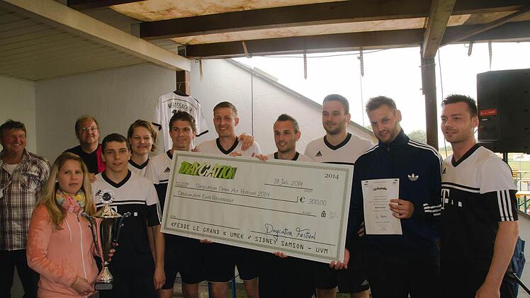 Das Team "Mixed Cluster" gewann das Turnier.