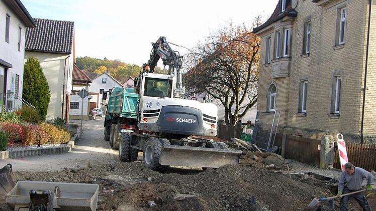 Kaum noch zu erkennen: Die ehemalige Fahrbahn der Thüringer Straße