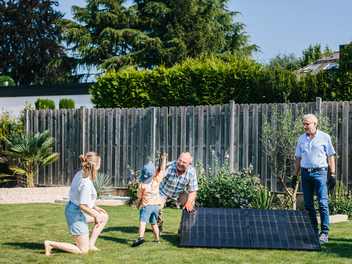 Balkonkraftwerk FAQ 2026: Antworten zu Kosten, Ertrag, Anmeldung, Recht & Installation