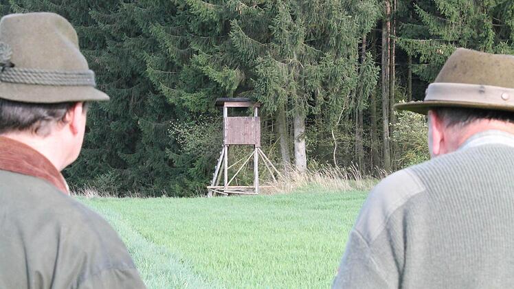 Hochsitze müssen immer wieder kontrolliert werden. Fotos: Thomas Heuchling