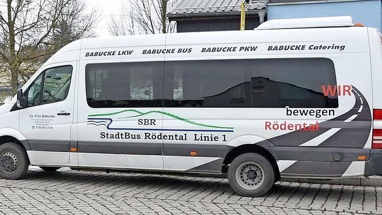 Wer über 80 ist, muss ab Mai für die Fahrt im Rödentaler Stadtbus nichts mehr zahlen. Die nötige Fahrkarte gibt's im Rathaus. Foto: CT-Archiv