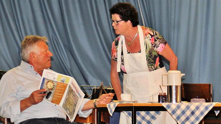 Frühstück mit Sonntagsblatt: Elisabeth Bauer und Werner Horn in einem Sketch.
