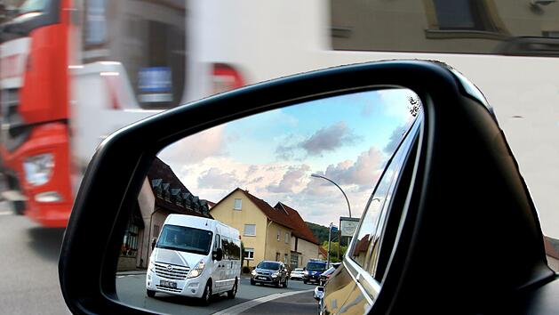 Die Bundesstraße 286 teilt Arnshausen in zwei Hälften. Der Rückbau der Straße werde den Charakter des Stadtteils erheblich ändern, hofft Bürgermeister Dirk Vogel.