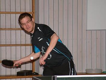 Auf Meisterkurs befindet sich der SV Rothenkirchen in der Bezirksliga. Zum in der Vorrunde noch ungeschlagenen Team gehört Oliver Reinhardt, der in seinen elf absolvierten Einzeln neun Mal als Sieger hervorging.