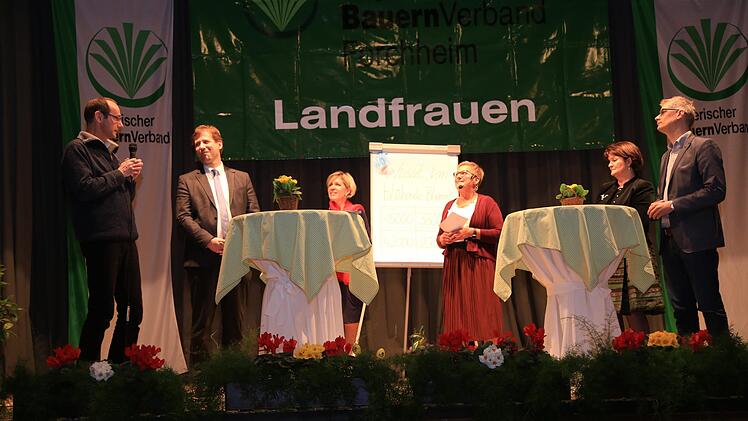 Pfarrer Michael Krug, Hermann Ulm, Christine Werner,  Rosi Kraus, Beate Opel und Uwe Kirschstein Foto: Franz Galster