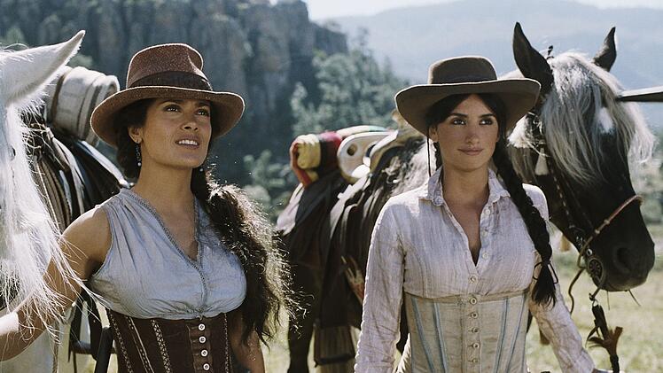 Ein gelungener Western-Spa&szlig; aus der Feder von Kult-Regisseur Luc Besson: In "Bandidas" (2006) spielten Salma Hayek (links) und Pen&eacute;lope Cruz zwei Bankr&auml;uberinnen.