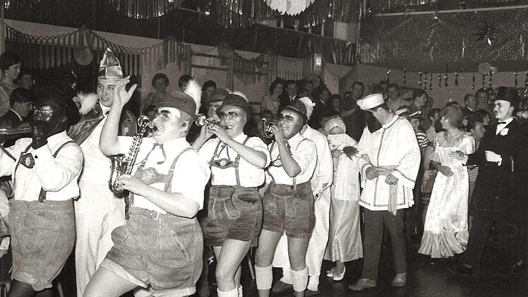 Blütenfasching Kupferberg  in den sechziger Jahren  Foto: Archiv Stephan Tiroch