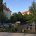 Laut dem Willen der Grünen in Nürnberg sollen die Parkplätze auf dem Bielingplatz verschwinden. Foto: Nikolas Pelke