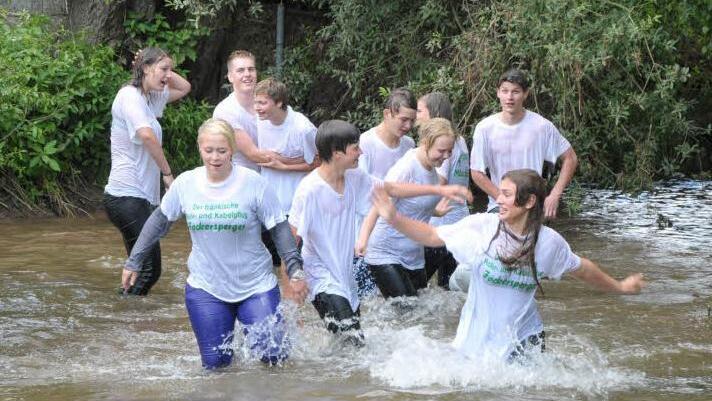 Beim Bad in der Aurach  Foto: Roland Meister