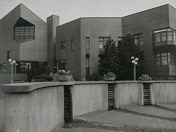 So sah der Rödentaler Bürgerplatz mit seinem Brunnen vor vielen Jahren aus.Foto: Archiv