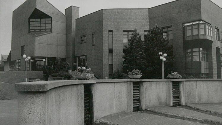 So sah der Rödentaler Bürgerplatz mit seinem Brunnen vor vielen Jahren aus.Foto: Archiv
