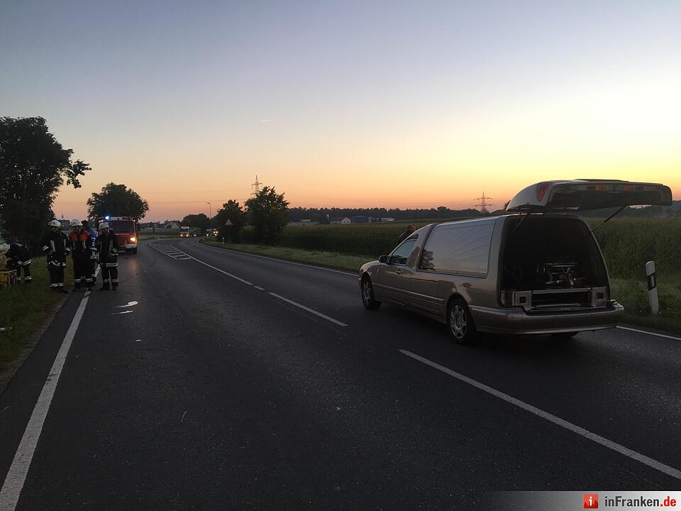 Tödlicher Verkehrsunfall auf der B2 bei Schwabach