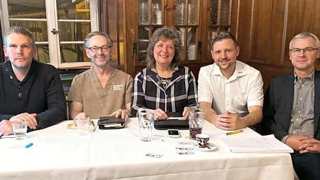 Stefan Müller, Walter Dietz, Sabine Marx, Martin Paulus und Thomas Kotzer (v. l.) bilden den neuen Vorstand der Förder- und Werbegemeinschaft. Foto: Richard Sänger