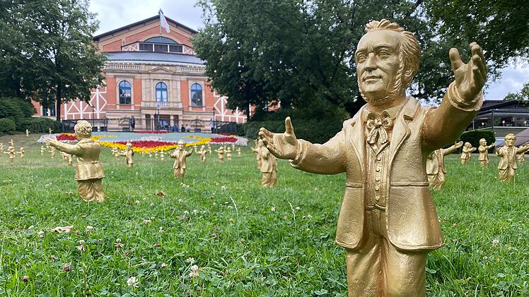 115 Richard-Wagner-Figuren begrüßten die Festspiel-Gäste - nun sind sie gestohlen worden