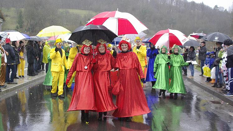 Faschingszug Aura 2016. Foto: Winfried Ehling